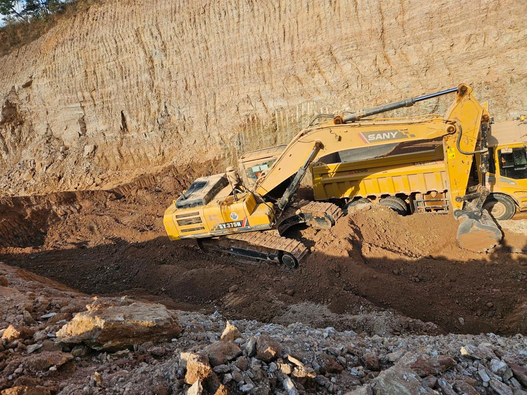 Local mining community in Ghana